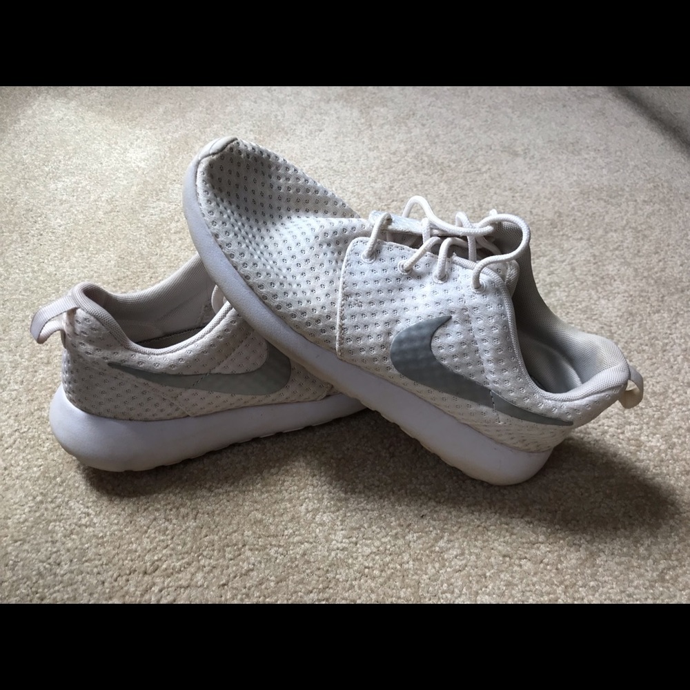 Nike Roshe Run All White